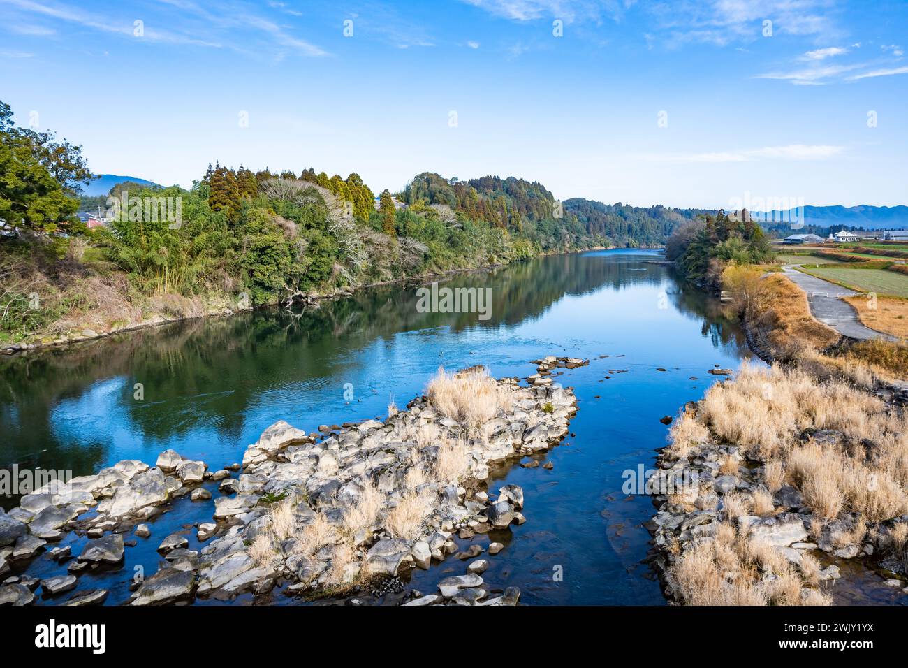 Seidai Fluss mit Felsen im Flussbett. Satsuma, Kagoshima, Japan. Stockfoto