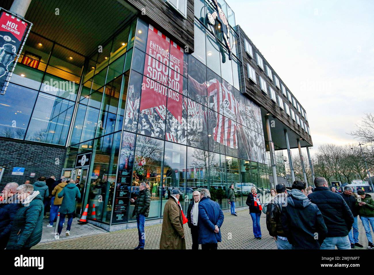 Rotterdam, Niederlande. Februar 2024. ROTTERDAM, 17-2-24, Stadion het Kasteel, Dutch Eredivisie Football Season 2023/2024, Sparta Rotterdam - Excelsior Rotterdam, Vorderseite (Foto: Pro Shots/SIPA USA) Credit: SIPA US/Alamy Live News Stockfoto
