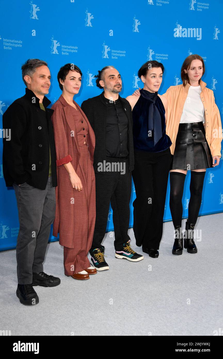 Gael Garcia Bernal, Berenice Bejo, Piero Messina, Olivia Williams und Renate Reinsve beim Photocall zum Kinofilm Another End auf der Berlinale 2024 / 74. Internationale Filmfestspiele Berlin im Hotel Grand Hyatt. Berlin, 17.02.2024 *** Gael Garcia Bernal, Berenice Bejo, Piero Messina, Olivia Williams und Renate Reinsve beim Fotobesuch zum Spielfilm Another End bei der Berlinale 2024 74 Berlin International Film Festival im Hotel Grand Hyatt Berlin, 17 02 2024 Foto:Xn.xKubelkax/xFuturexImagex End_4217 Stockfoto