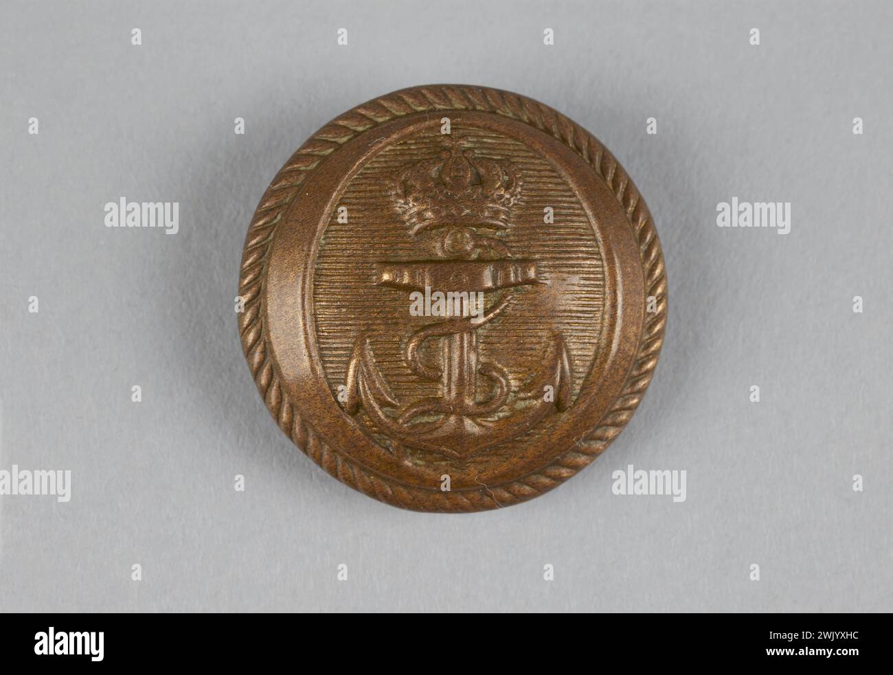 Anonym, Marineoffizier Button (zugeordneter Titel), 1925. Metall. General Leclerc Museum der Befreiung von Paris - Jean Moulin Museum. Stockfoto