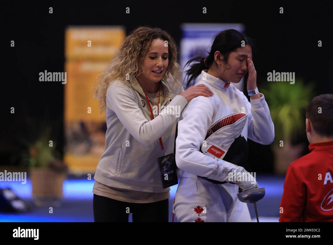 Beauvais, Frankreich. Februar 2024. © PHOTOPQR/LE COURRIER PICARD/HASLIN ; Beauvais ; 17/02/2024 ; 17/02/24 Escrime manche de Coupe du Monde d'epée Junior feminin U20 à l'Elispace de Beauvais Deception de la canadienne Yin battue en en 1/2 Finale Foto Fred HASLIN - Junior Women's World Cup Fechten Frankreich, Beauvais 17. Februar 2024 Credit: MAXPPP/Alamy Live News Stockfoto