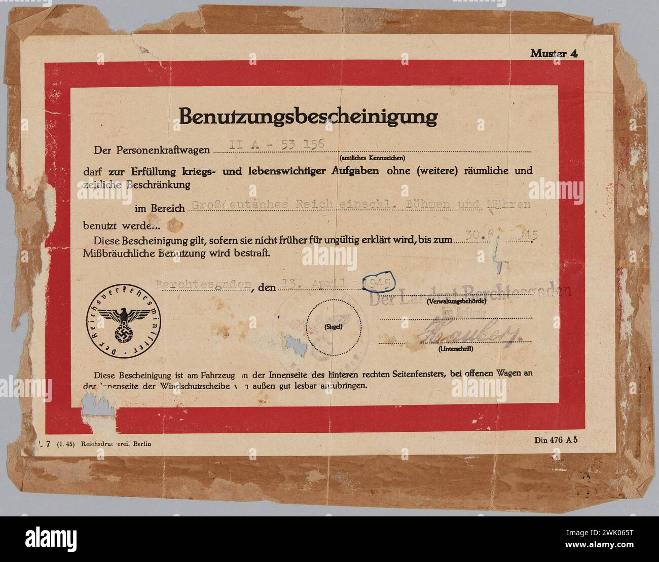 Benutzungsbescheinigung - Verkehrsbescheinigung - ausgestellt von H. Le Guern (QG 97) auf dem Wagen von Göring (Titel vergeben), 13.04.1945. Papier, Tinte. Museum der Befreiung von Paris - General Leclerc Museum - Jean Moulin Museum. Stockfoto