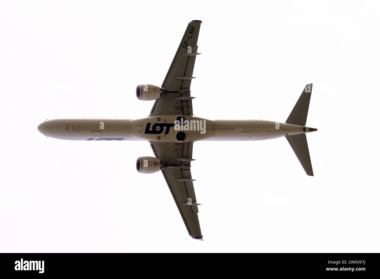 REKORDDATUM NICHT ANGEGEBEN Ein polnisches LOS Embraer ERJ-195 startet vom Flughafen Zürich Copyright: XSergioxBrunettix Stockfoto