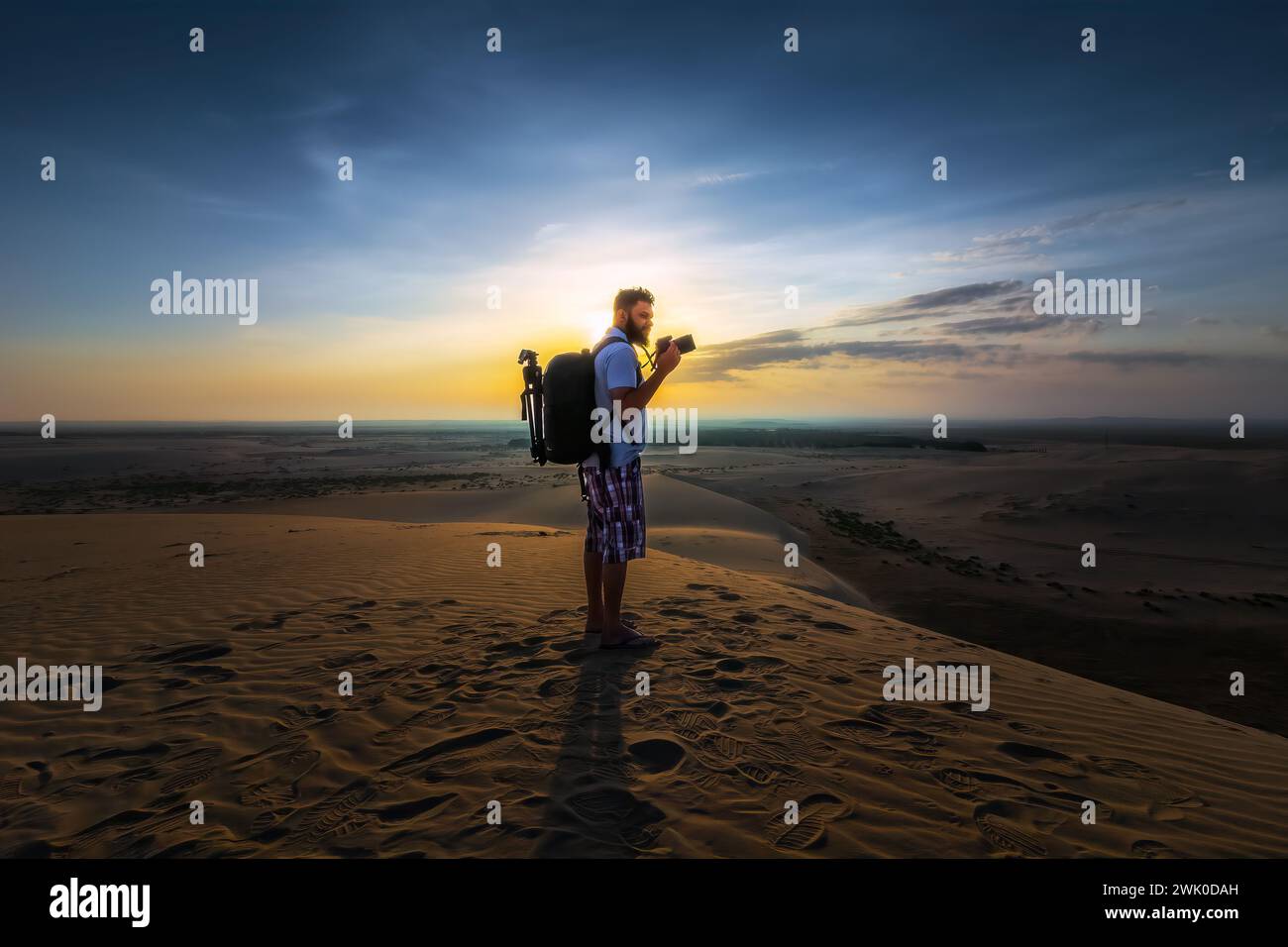 Fotograf in der Wüste Dammam Saudi Arabien Stockfoto