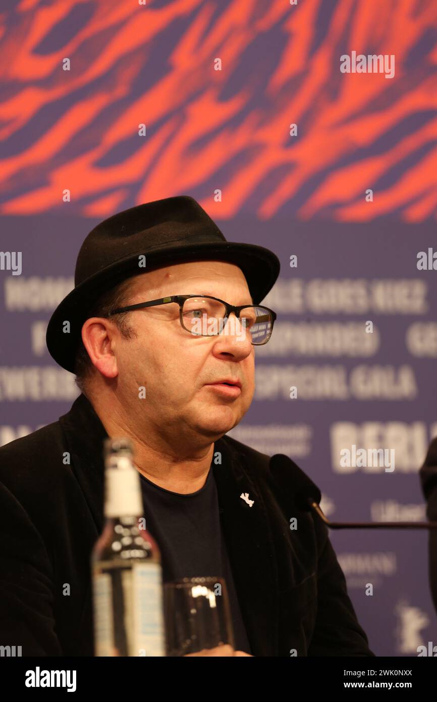 Berlin, 17. Februar 2024, Schauspieler Zbigniew Zamachowski bei der Pressekonferenz für den Film Treasure beim 74. Internationalen Filmfestival Berlinale. Foto: Doreen Kennedy / Alamy Live News. Stockfoto