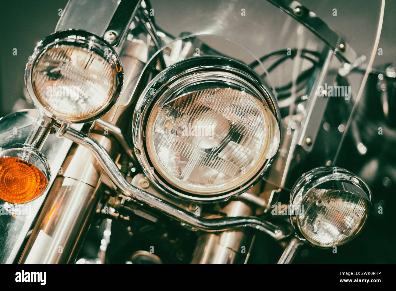 Klassische runde Scheinwerfer eines alten Motorrads Stockfoto