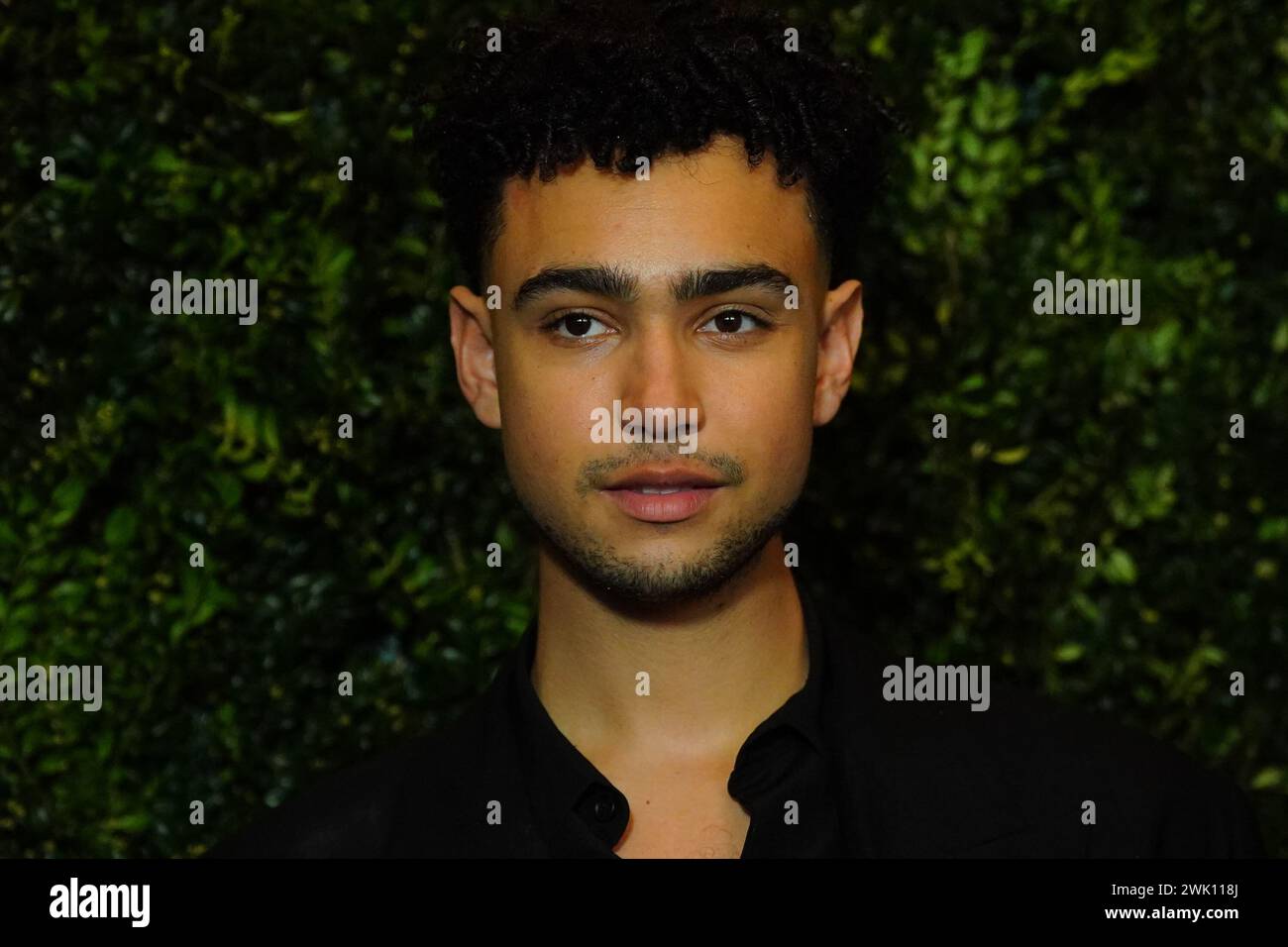 Archie Madekwe nimmt an der Charles Finch and Chanel 2024 Pre-BAFTA Party im Hertford Street Club in London Teil. Bilddatum: Samstag, 17. Februar 2024. Stockfoto