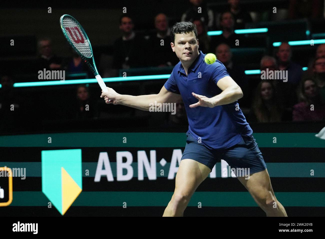 Milos Raonic aus Kanada gegen Jannik Sinner aus Italien, Viertelfinale beim ABN Amro Open 2024, ATP 500-Tennisturnier am 16. Februar 2024 in Rotterdam, Niederlande Stockfoto