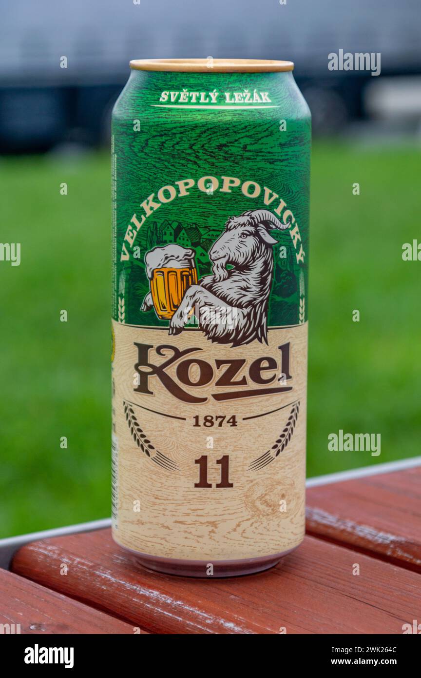 Pilsen, Tschechien - 26. August 2023: Dose Velkopopovicky Kozel 11 Bier. Stockfoto