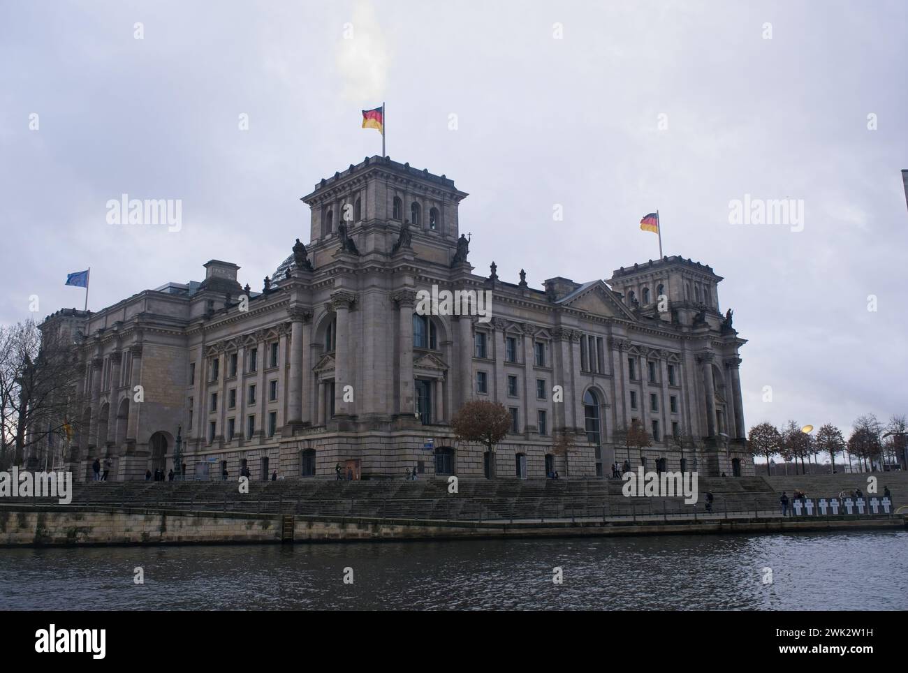 Berlin - 14. Januar 2024: Das Reichstagsgebäude ist das Gebäude des Deutschen Bundestages. Am 30. April 1945 wurde die sowjetische Flagge über Th gehisst Stockfoto