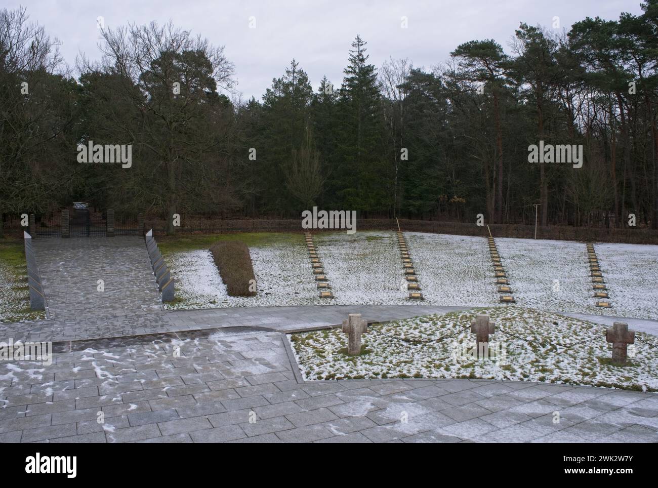 Stahnsdorf, Deutschland - 22. Januar 2024: Auf diesem italienischen Militärfriedhof befinden sich die Gräber von 1.658 italienischen Lötlingen, die während des ersten Jahres ihr Leben verloren haben Stockfoto