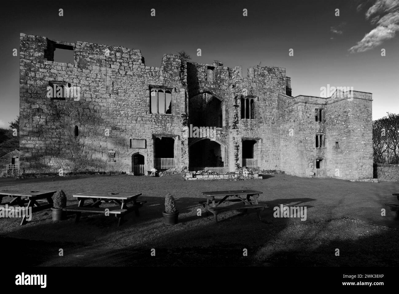 Die Ruinen von Barden Tower, Barden Village, Wharfedale, North Yorkshire, England Stockfoto