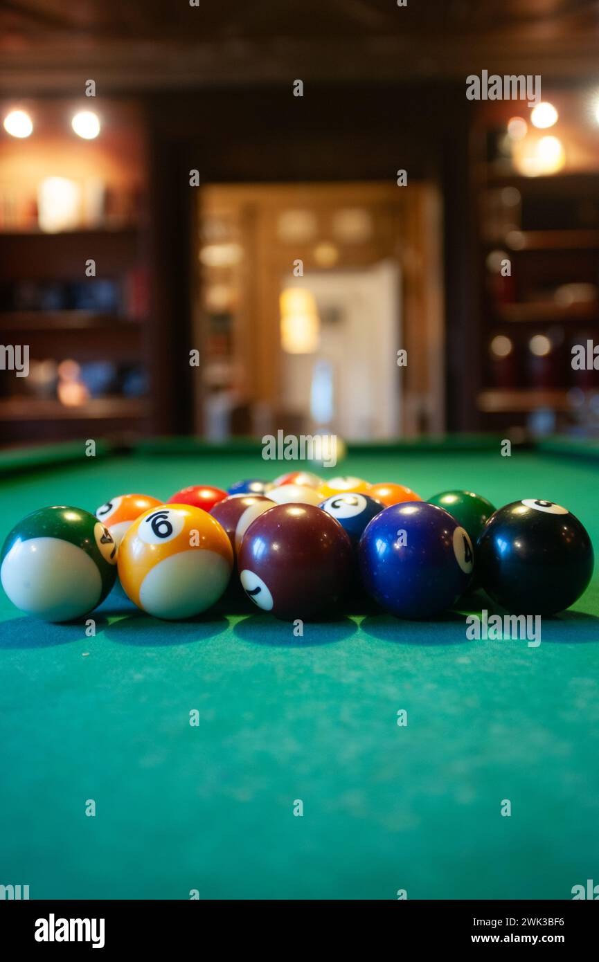Ein historischer Snookertisch in einem Hotel. England, Vereinigtes Königreich Stockfoto
