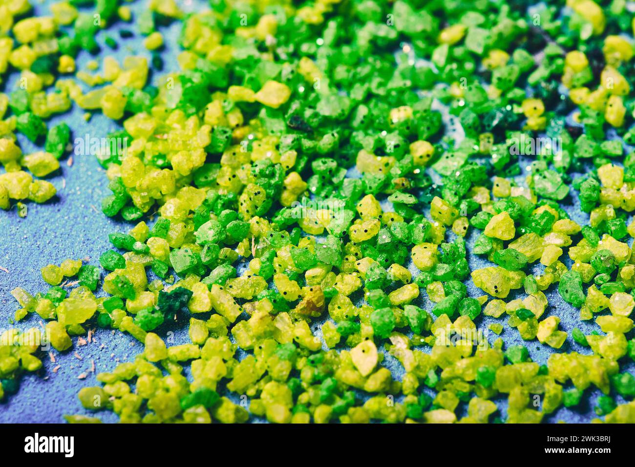 Makroabstrakter Hintergrund in Sommergrün und Gelb Stockfoto