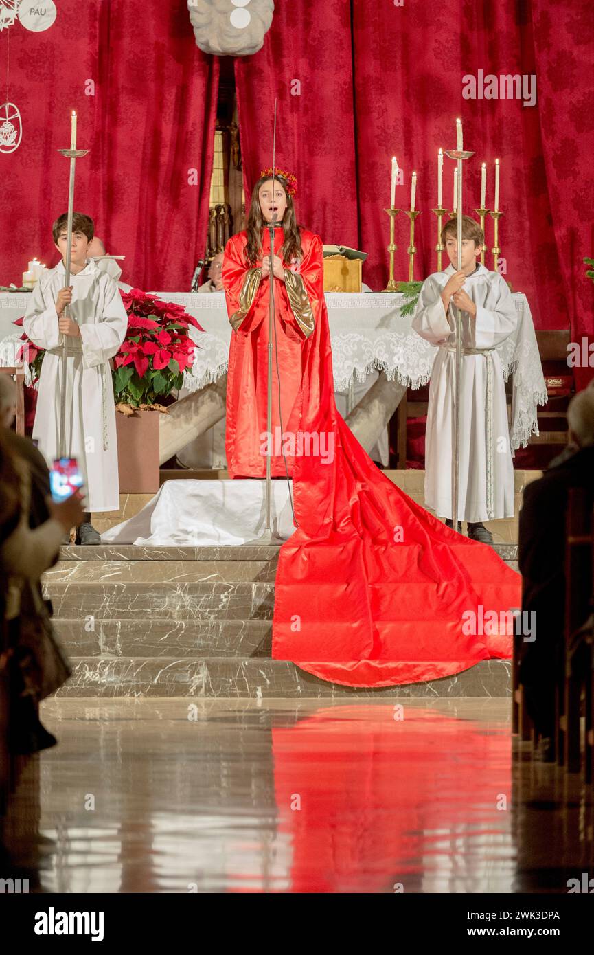 Während der Weihnachtsmesse auf Mallorca wird traditionell das „Cant de la Sibil·la“ (Lied der Sybil) aufgeführt. Stockfoto