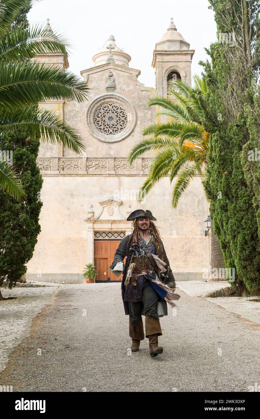 Die Piraten-Abenteuertour für Kinder 'Mini Mallorca' mit Jack Sparrow Double 'The German Jack' Björn Kuhlow auf einer Reise über die Insel. Stockfoto