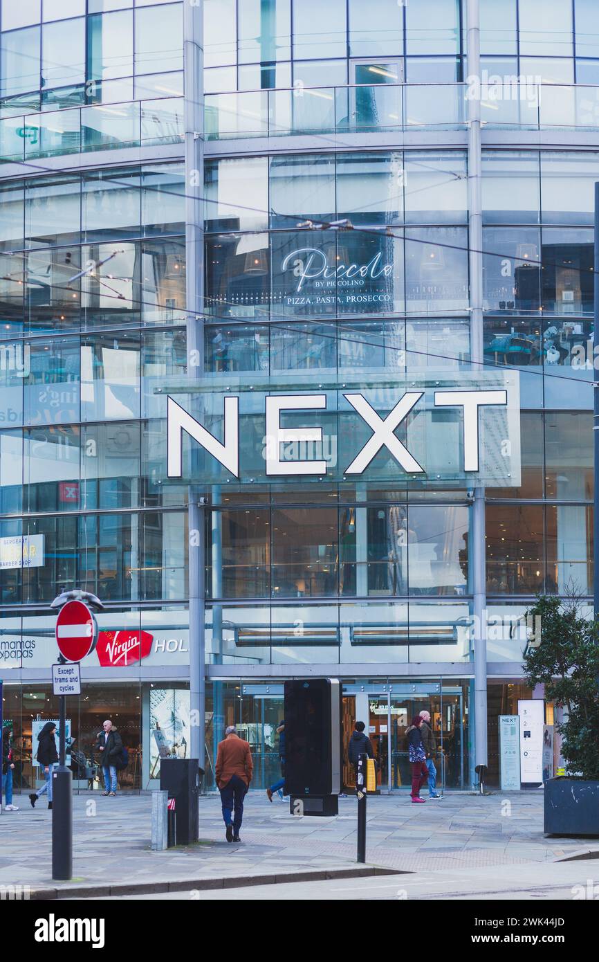 Vorderfassade des Next Stores in Manchester, Großbritannien Stockfoto