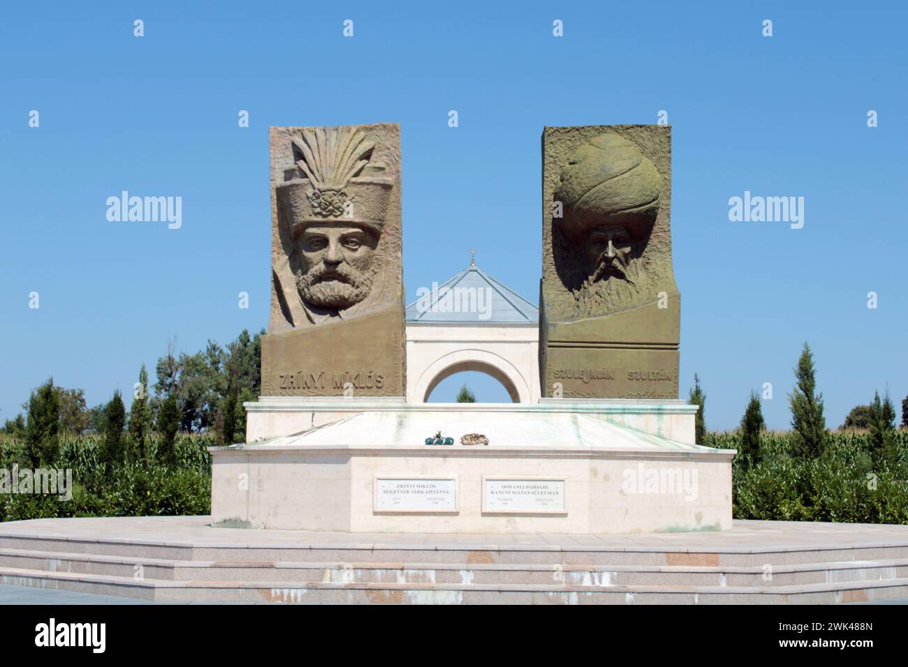 Die Hauptstatuen von Miklós Zrínyi und Sultan Suleiman frontweise, Csertő Stockfoto