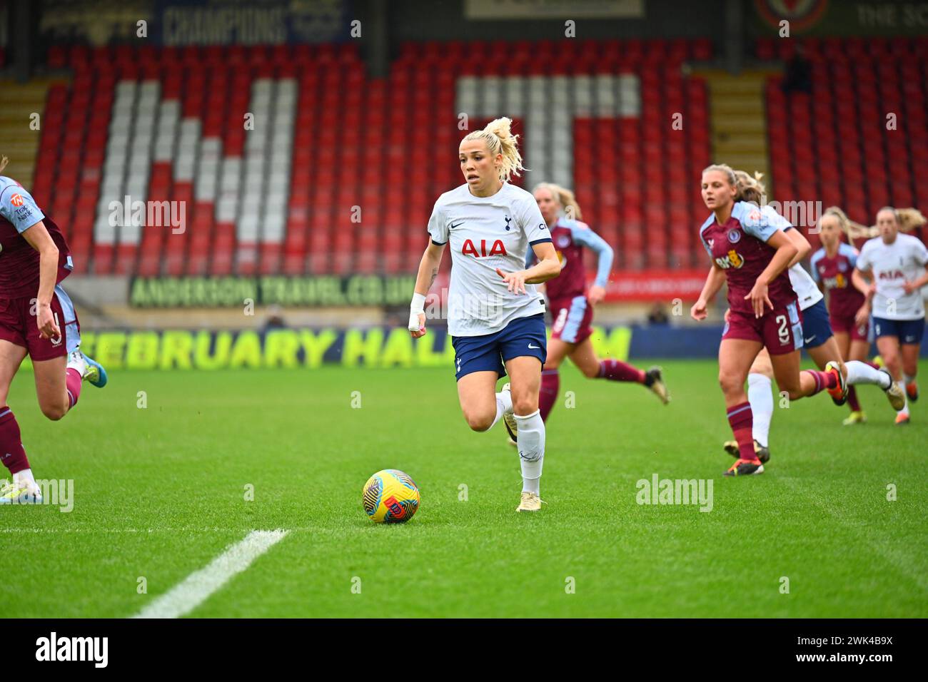 London, Großbritannien. Februar 2024. Celin Bizet Ildhusøy von Tottenham Hotspur Women auf dem Ball während Tottenham Hotspur Women vs Aston Villa in der WSL in Brisbane Road, Gaughan Group Stadium am 18. Februar 2024, London UK Credit: VIC Christod/Alamy Live News Stockfoto