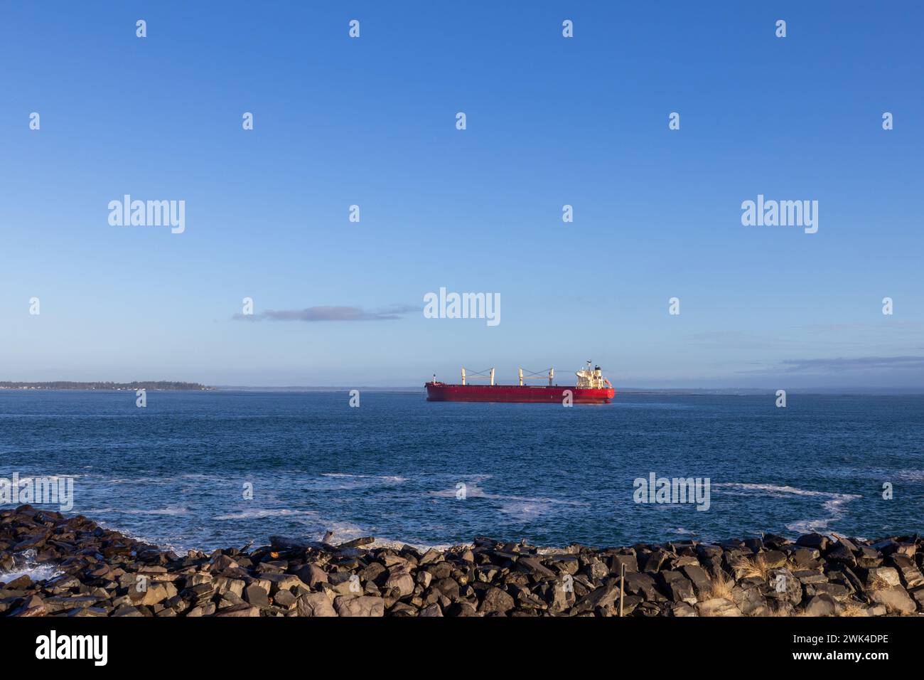 Tanker in der Bucht von Westport Washington USA Stockfoto