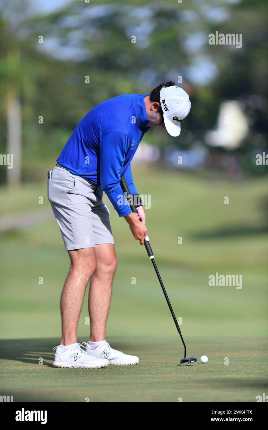 SERDANG - 18. Februar: Austen Truslow aus den USA, aufgenommen während der letzten Runde 0f IRS Prima Malaysia Open 2024 im Mines Resort & Golf Club, Serdang, Selangor, Malaysia am 18. Februar 2024. (Foto von Ali Mufti) Credit: Ali Mufti/Alamy Live News Stockfoto