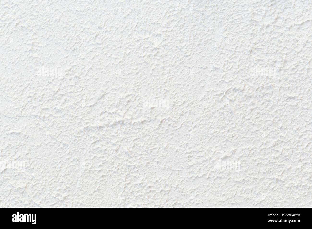 Nahaufnahme abstrakter weißer unebener und rauer Oberflächen. Texturhintergrund mit hoher Auflösung, Kopierraum. Stockfoto
