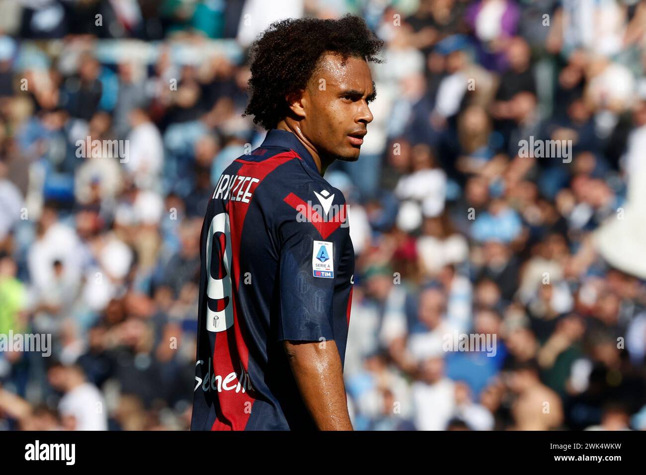 Joshua Zirkzee von Bologna sieht sich beim Fußballspiel SS Lazio gegen Bologna FC Stadio Olimpico am 18. Februar 2024 in Rom an. Stockfoto