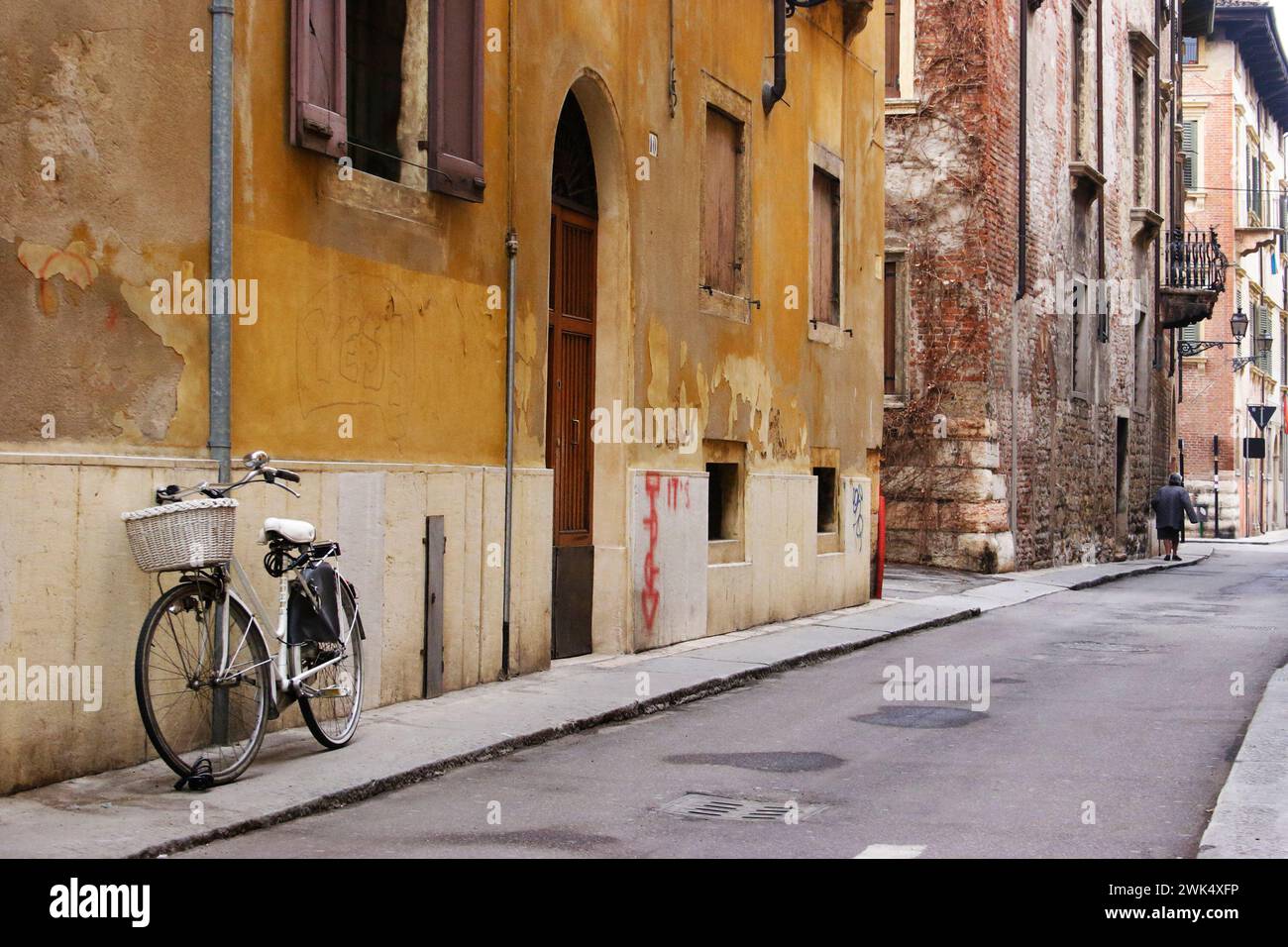 Straßendetails in der Altstadt von Verona Stockfoto