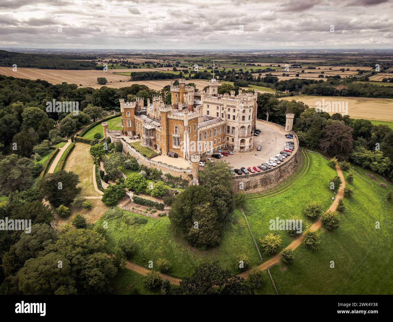 Grantham, Leicestershire, England – 22. August 2023: Belvoir Castle ist eine historische Burg und ein Herrensitz in Leicestershire, England Stockfoto