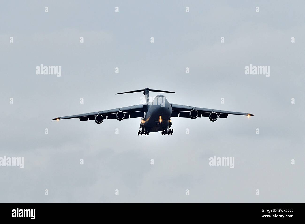 18.2.2024 Lockheed C5 Galaxy Lockheed C5 Galaxy der US Amerikanischen Luftwaffe bei der Landung auf der Ramstein Air Force Base. Ramstein Miesenbach US Air Base Rheinland Pfalz Deutschland *** 18 2 2024 Lockheed C5 Galaxy Lockheed C5 Galaxy der US Air Force Landung auf Ramstein Air Force Base Ramstein Miesenbach US Air Base Rheinland Pfalz Deutschland Stockfoto