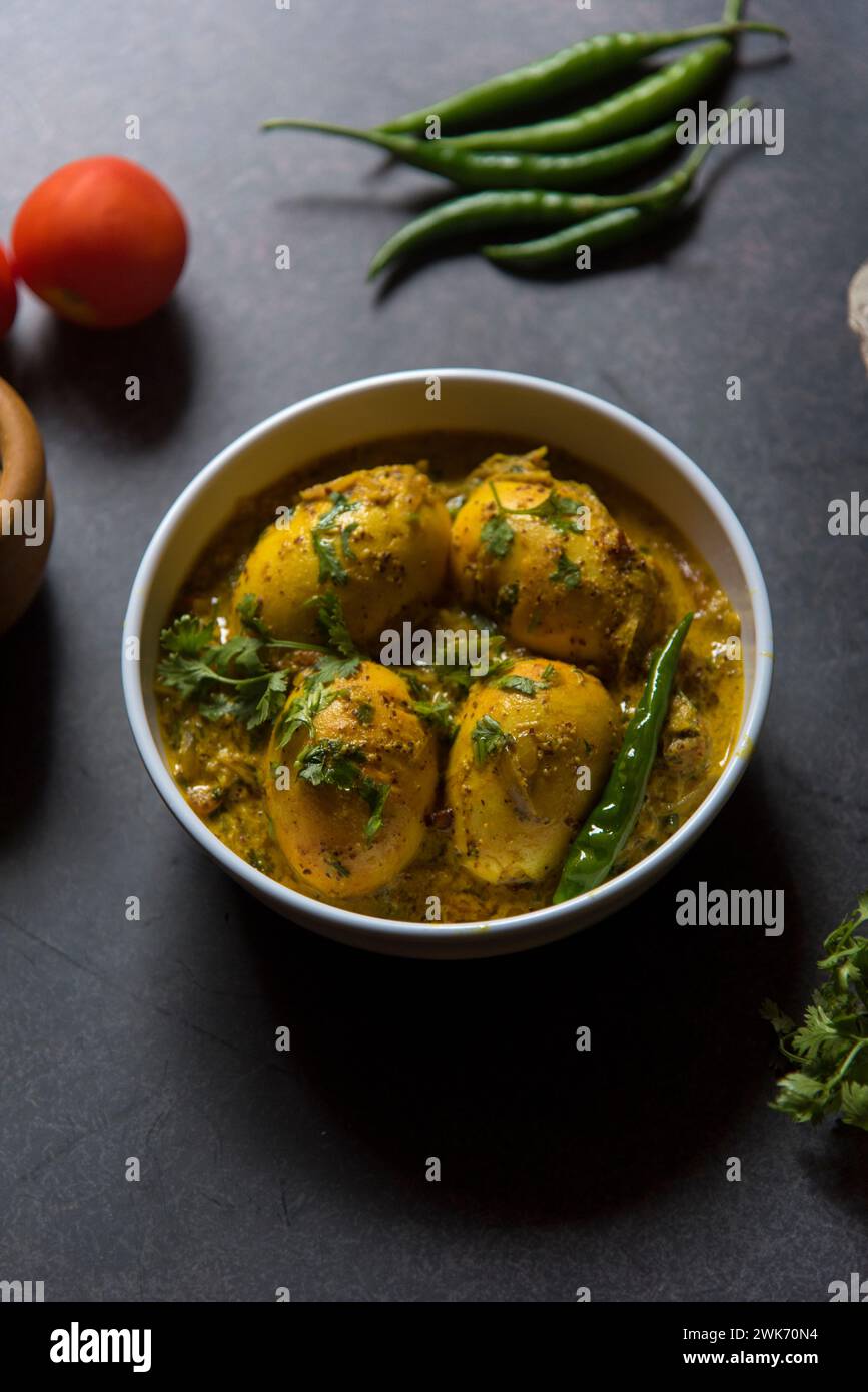 In einer Schüssel serviertes Ei-Curry oder Ananda Masala. Stockfoto