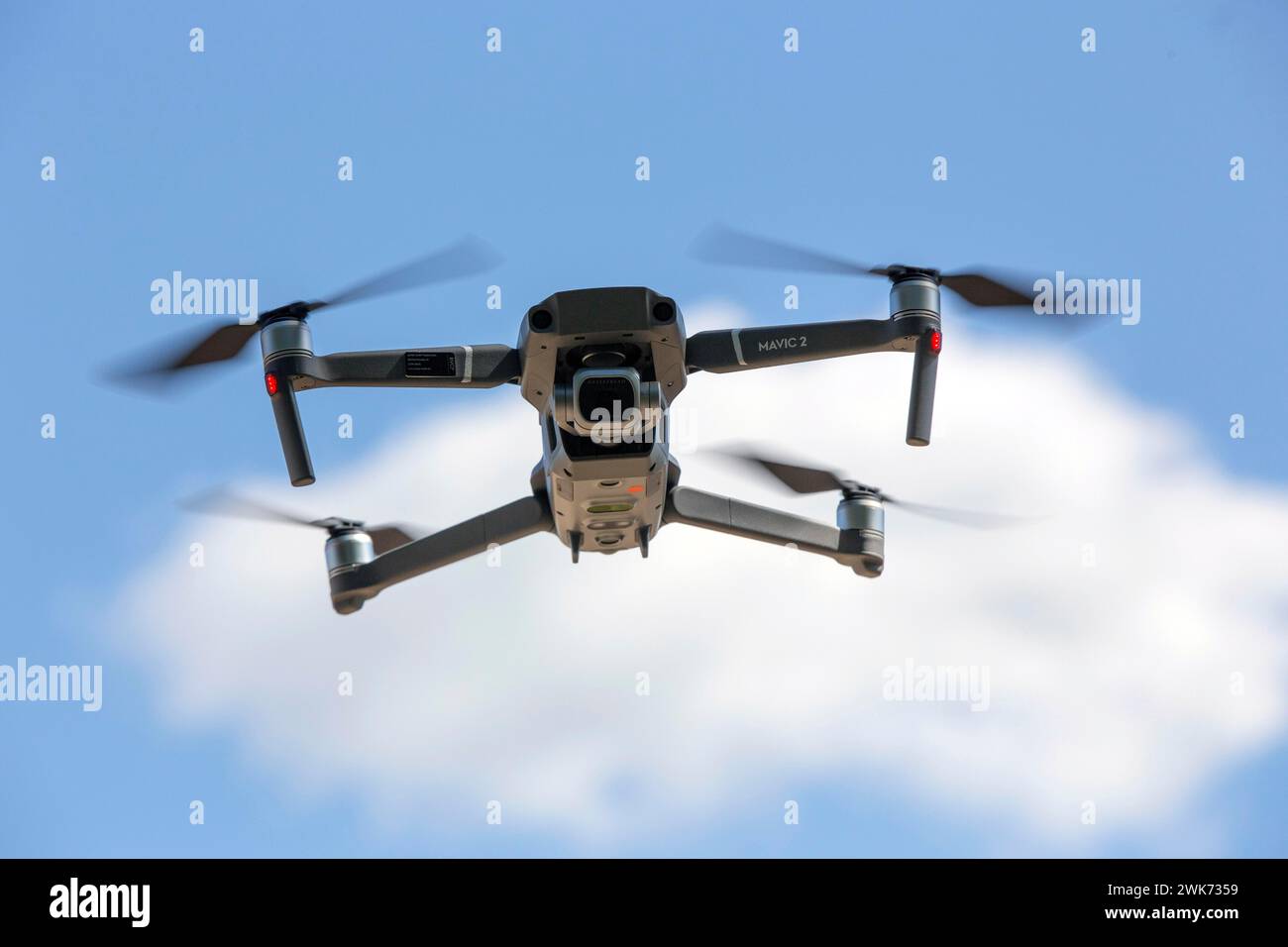 Eine Mavic2 Pro Drohne von DJI im Flug während Film- und Fotoshootings, 20/05/2020 Stockfoto