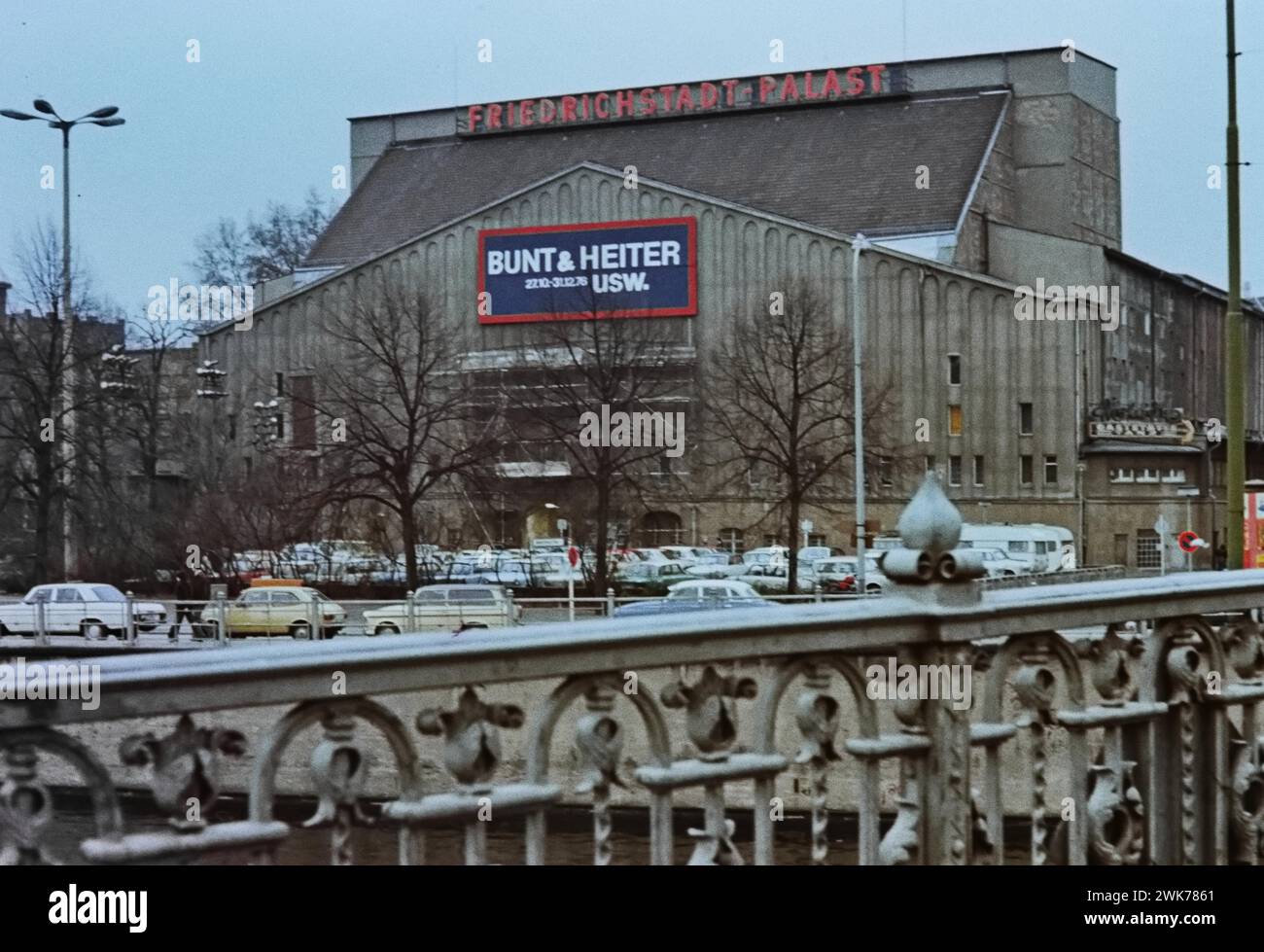 Der alte Friedrichstadt-Palast Ende 1976, am Zirkus 1, Bezirk Mitte, Berlin, DDR Stockfoto