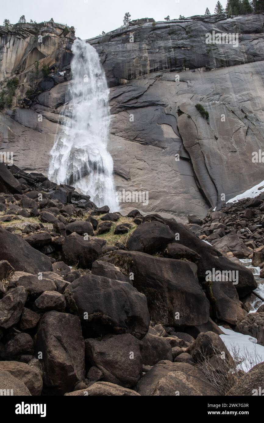 Nevada Fall, ein Wasserfall in den Sierra Nevada Mountains im Yosemite National Park, Kalifornien, USA, Nordamerika. Stockfoto