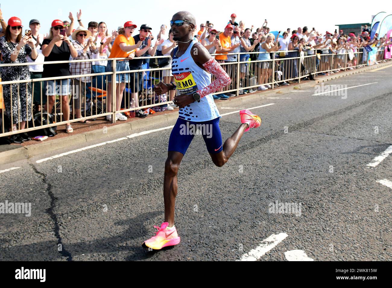 Mo Farah absolvierte den AJ Bell Great North Run 2023. Farah hat Time wegen seiner Karriere angerufen. Tyneside, Nordosten, Großbritannien Stockfoto