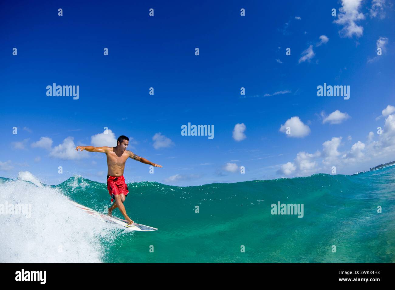 Longboard-Surfen in Pupukea, Nordküste, Stockfoto