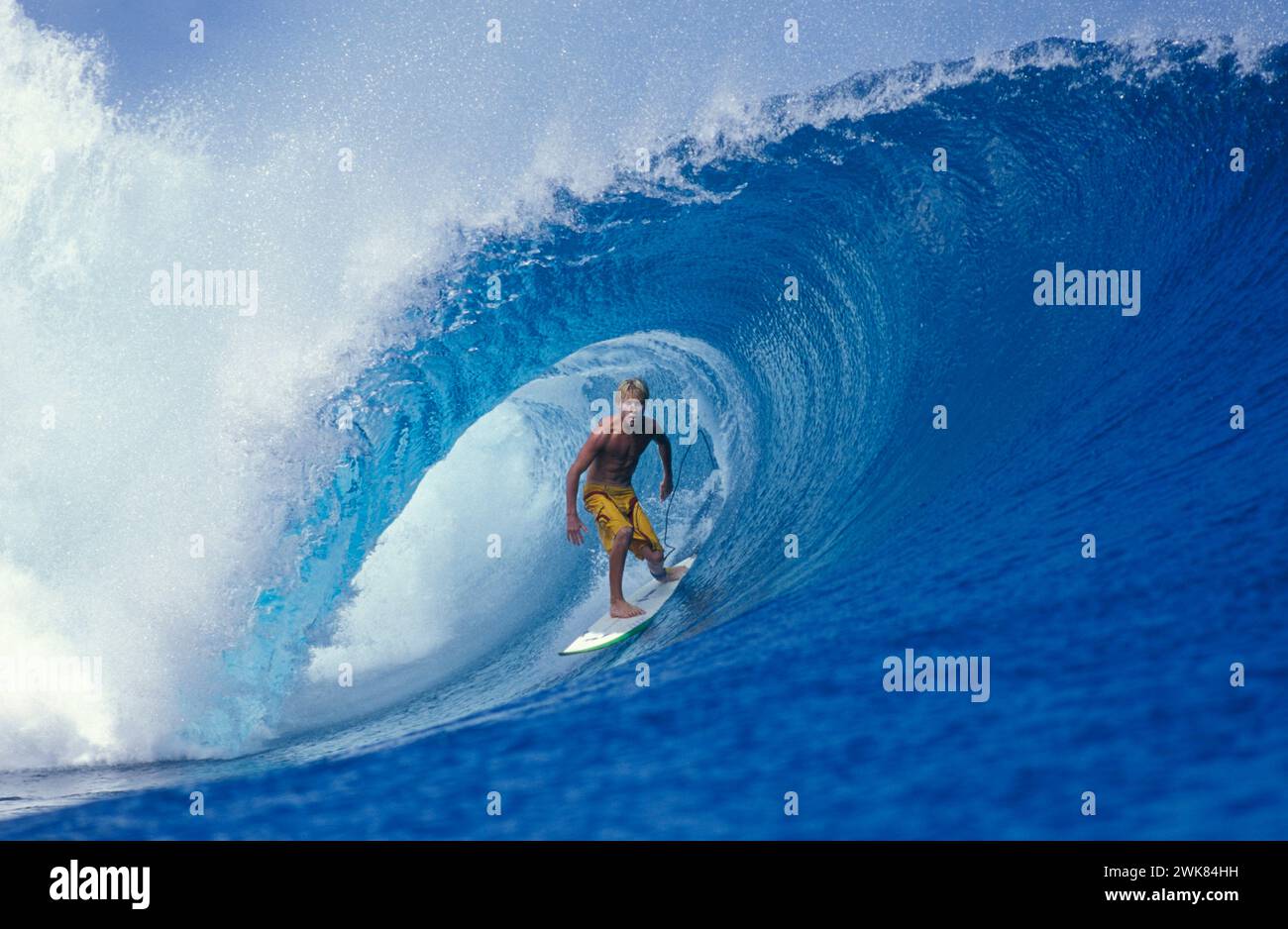 Surfen in Teahupoo, Tahitii, Stockfoto