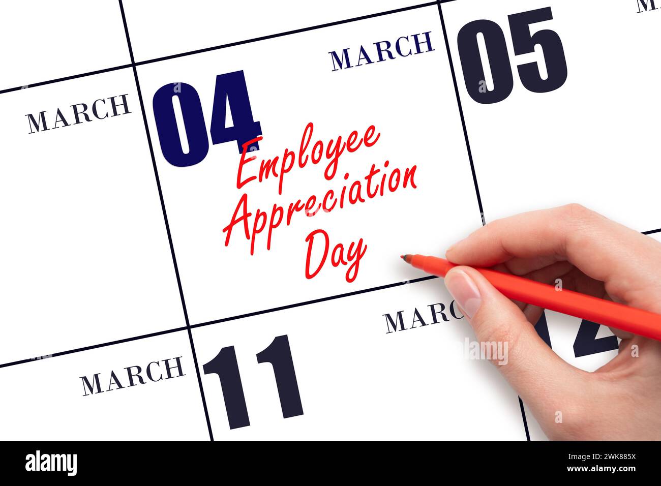 März. Handschrift Text „Tag der Mitarbeiterbewertung“ am Kalenderdatum. Speichern Sie das Datum. Urlaub. Tag des Jahres-Konzept. Stockfoto