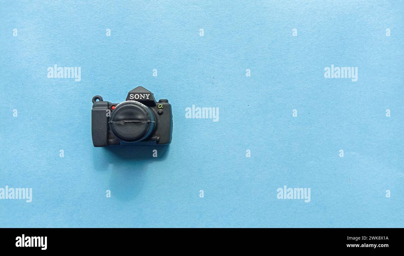 Wadaslintang, 18. März 2021, Flashdisk-Fotos in Form einer Digitalkamera, ein innovatives Produkt Stockfoto