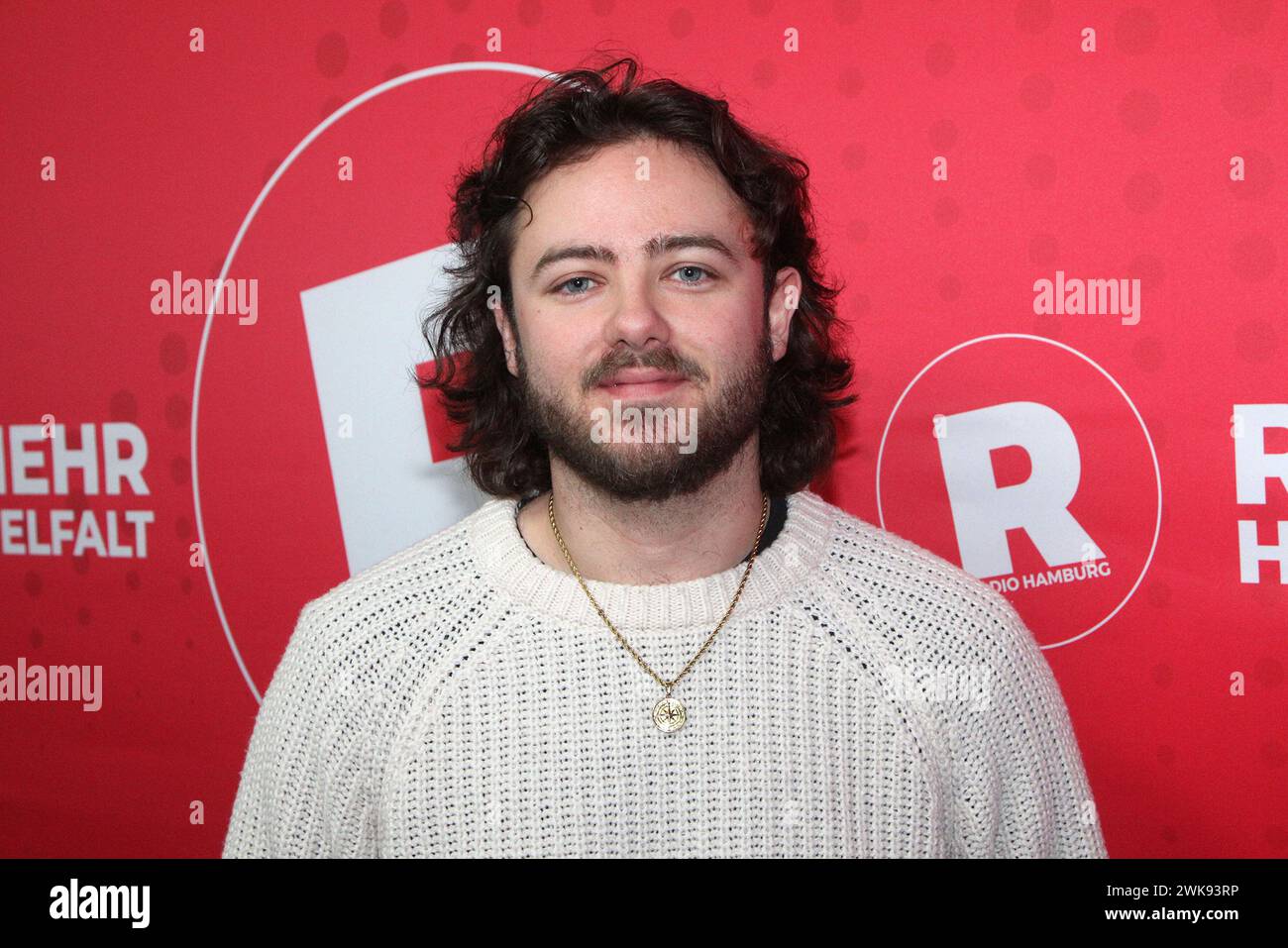 Declan J Donovan (26), der britische Saenger zu Gast bei Radio Hamburg (RHH) am 19.02.2024 in Hamburg Stockfoto