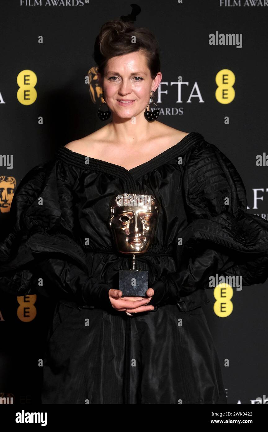 Holly Waddington mit dem Preis für das beste Kostümdesign in Poor