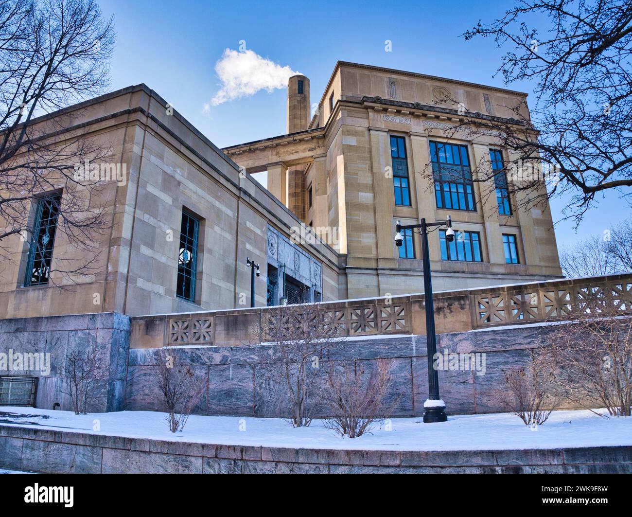 Joseph P. Kinneary U.S. Courthouse Downtown W/ Sky Columbus Ohio USA 2024 (Westfassade) Stockfoto