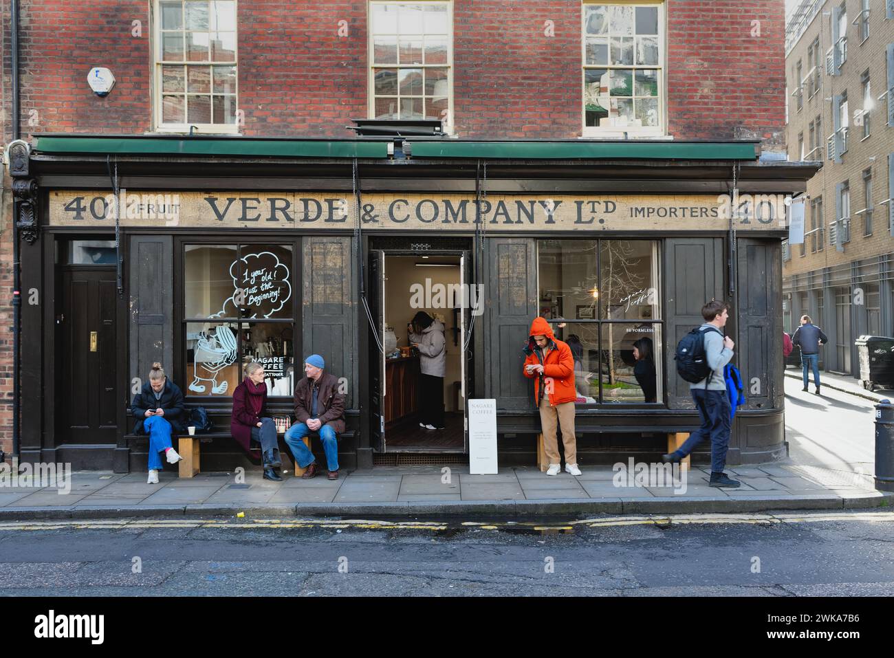 Äußere des Nagare Coffee Shop in Brushfield Street Spitalfields City of London England Großbritannien Stockfoto