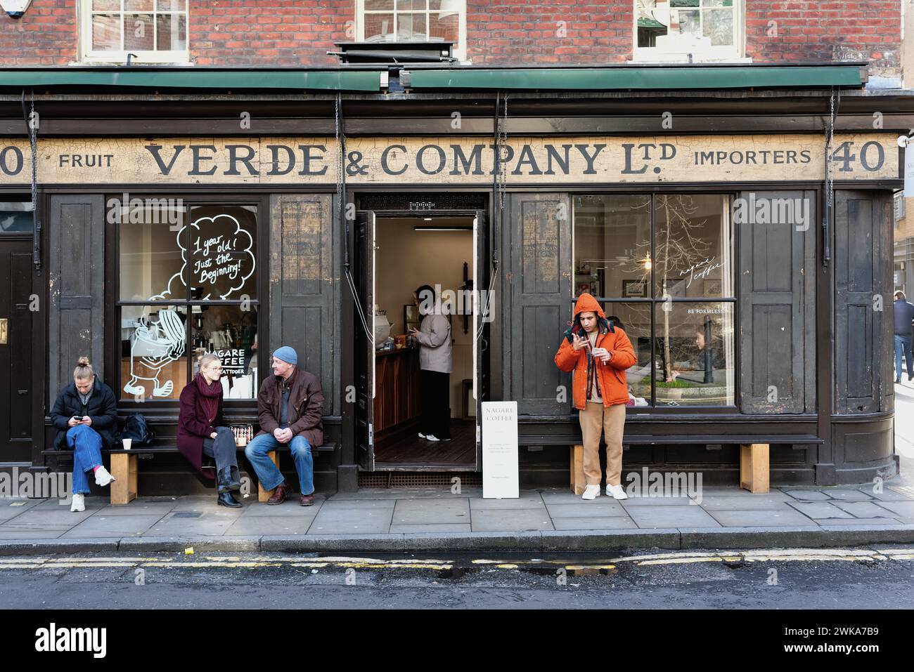 Äußere des Nagare Coffee Shop in Brushfield Street Spitalfields City of London England Großbritannien Stockfoto