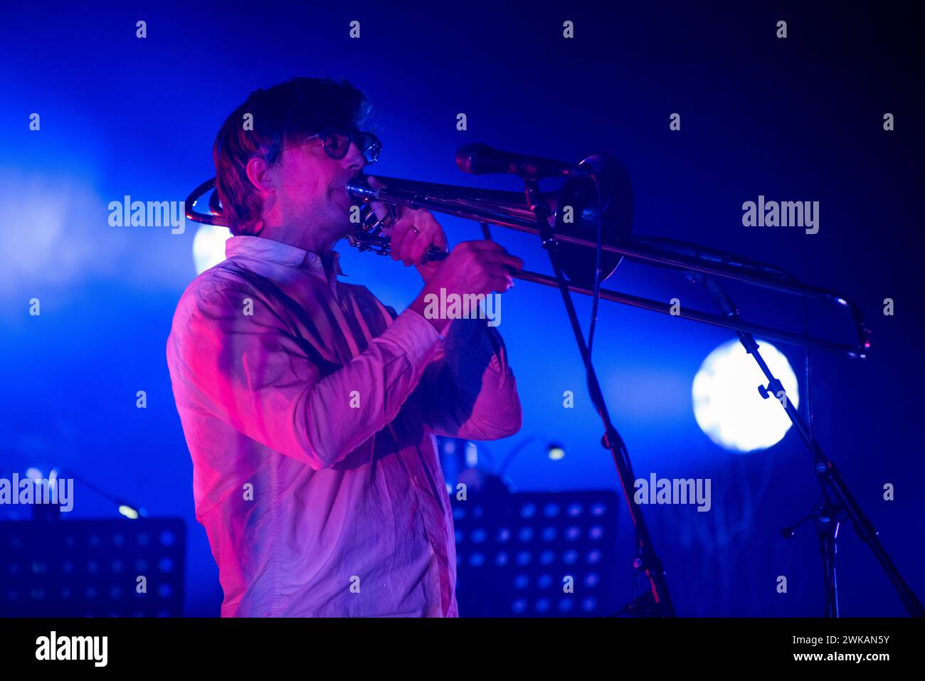 Die US-amerikanische Indie-Rock-Band Beirut trat live im Tempodrom in Berlin auf Stockfoto
