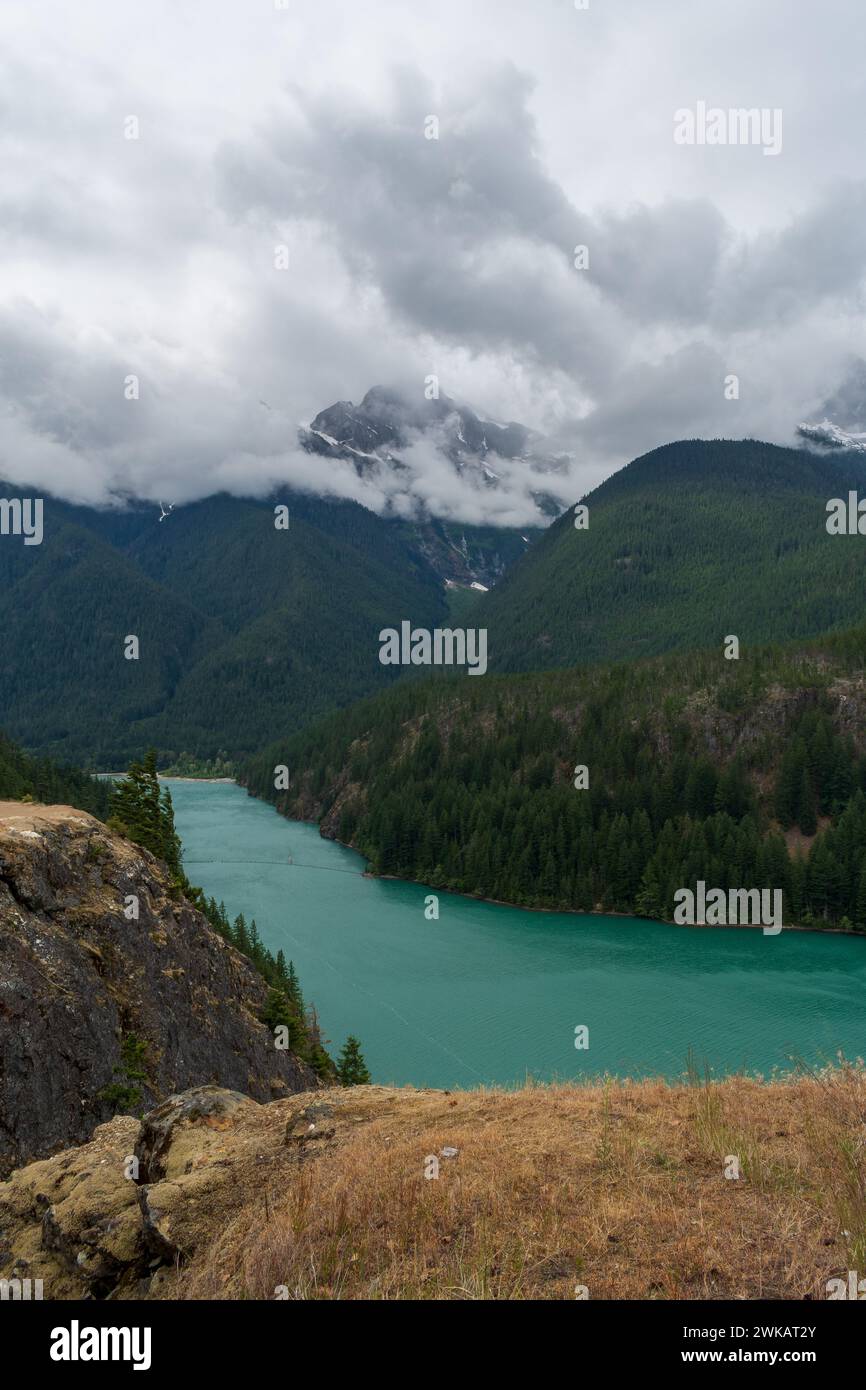 Lake Diablo an einem regnerischen Sommernachmittag, North Cascades, Washington, USA Stockfoto