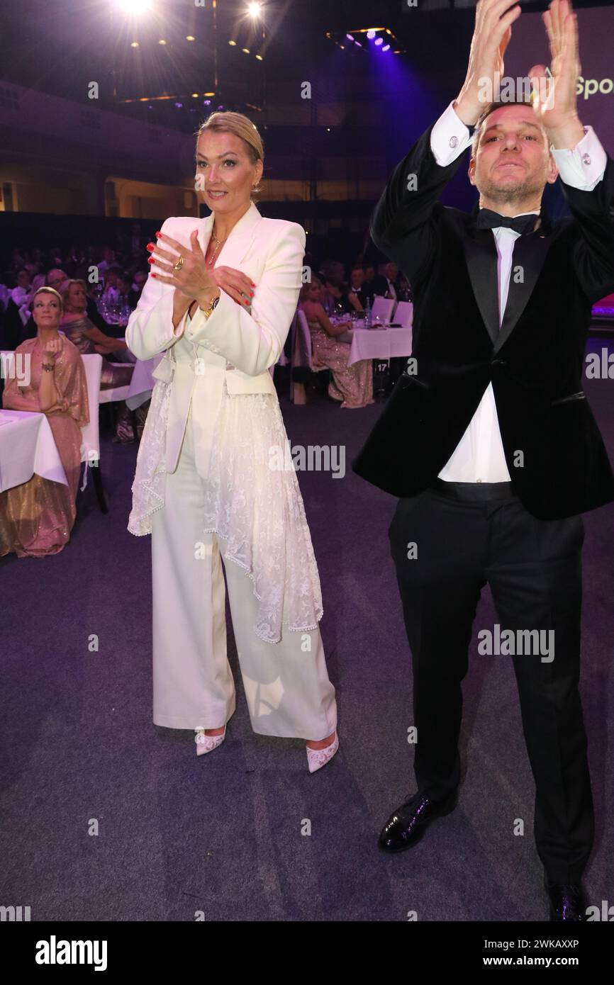 FRANKFURT, 17. Februar; Franziska van ALMSICK, Michael Mronz während der 53. Ball des Sports Gala in der Festhalle Frankfurt am 17. Februar 2024 in Frankfurt am Main.( Bild Arthur THILL/ATP Bilder ) (THILL Arthur/ATP/SPP) Credit: SPP Sport Press Photo. /Alamy Live News Stockfoto
