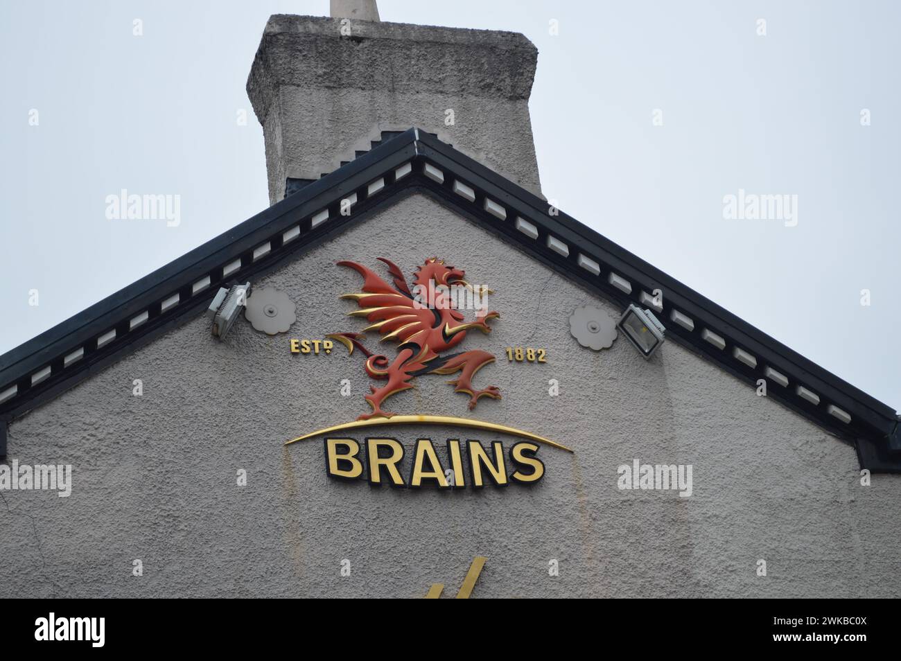 Brains Pub Signage im Vivian in Sketty, Swansea, Wales, Großbritannien. März 2023. Stockfoto