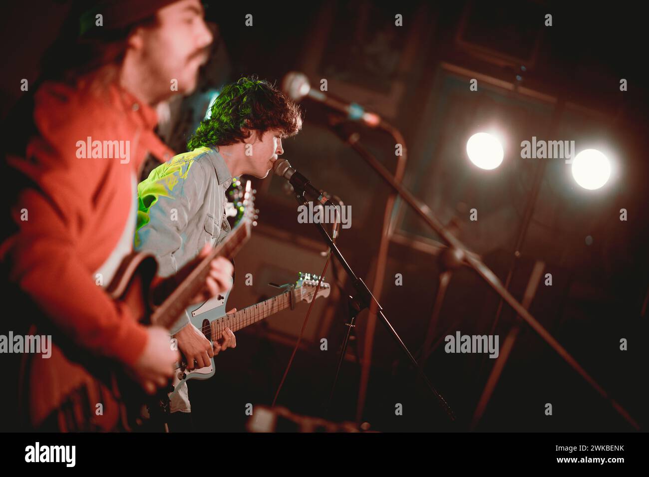 17. Februar 2024: Tom A. Smith tritt beim ersten Coastal Crawl in North Shields auf. Foto: Thomas Jackson / Alamy Live News Stockfoto