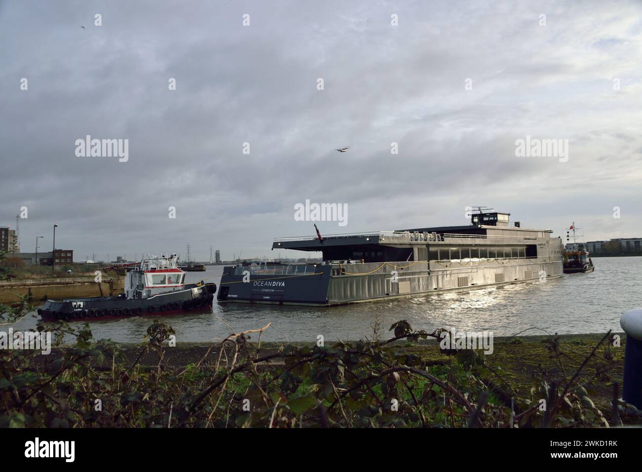 OCEANDIVA, das batteriebetriebene Electric Events Schiff, verließ London, um nach der Absage des Thames-Projekts der Smart Group in die Niederlande zurückzukehren Stockfoto